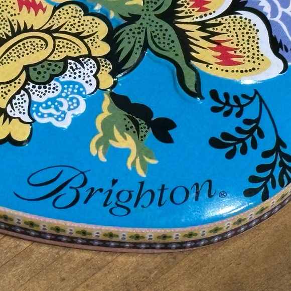 Brighton Heart Floral Tin Box with 3 Silver Heart Pagemarkers/Bookmarks - Picture 2 of 11